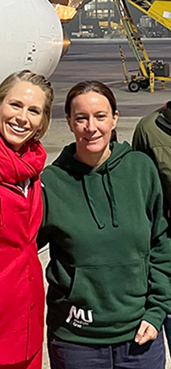 Die Forscher*innen am Flughafen - Credit: Med Uni Graz