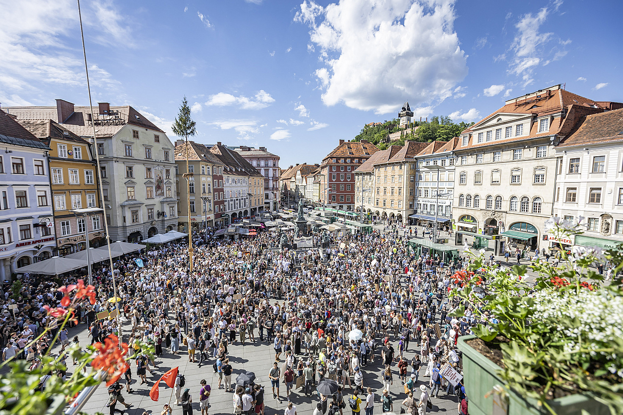 The demonstrators gathered in the main square