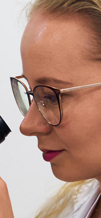 Victoria Zyulina im Labor (Foto: Andrey Lalin)