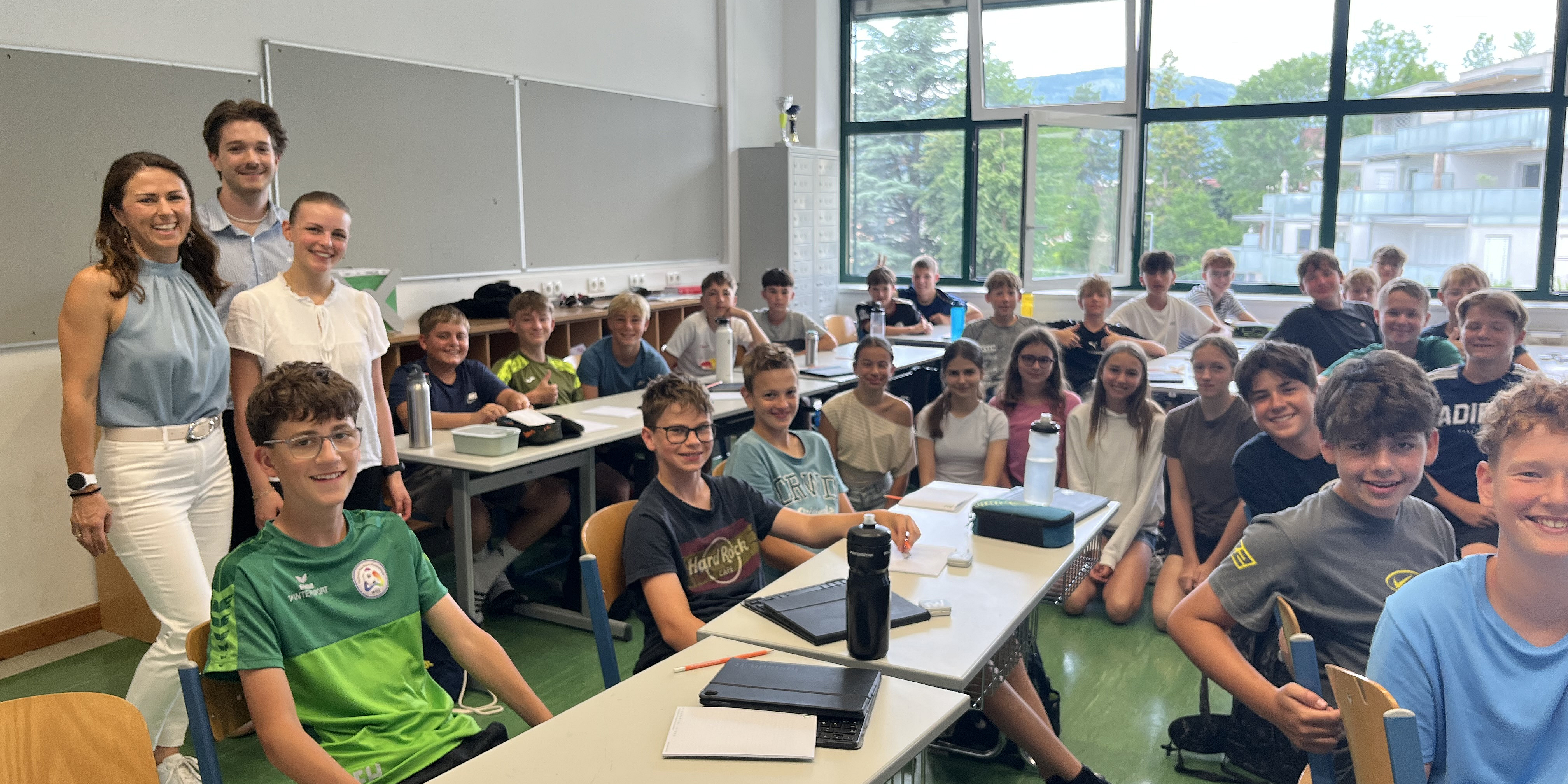 Daniela Schoberer als Wissenschaftsbotschafterin am BG/BRG Weiz