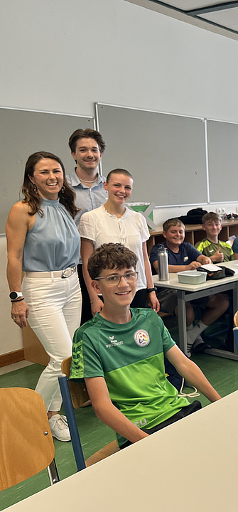 Daniela Schoberer als Wissenschaftsbotschafterin am BG/BRG Weiz