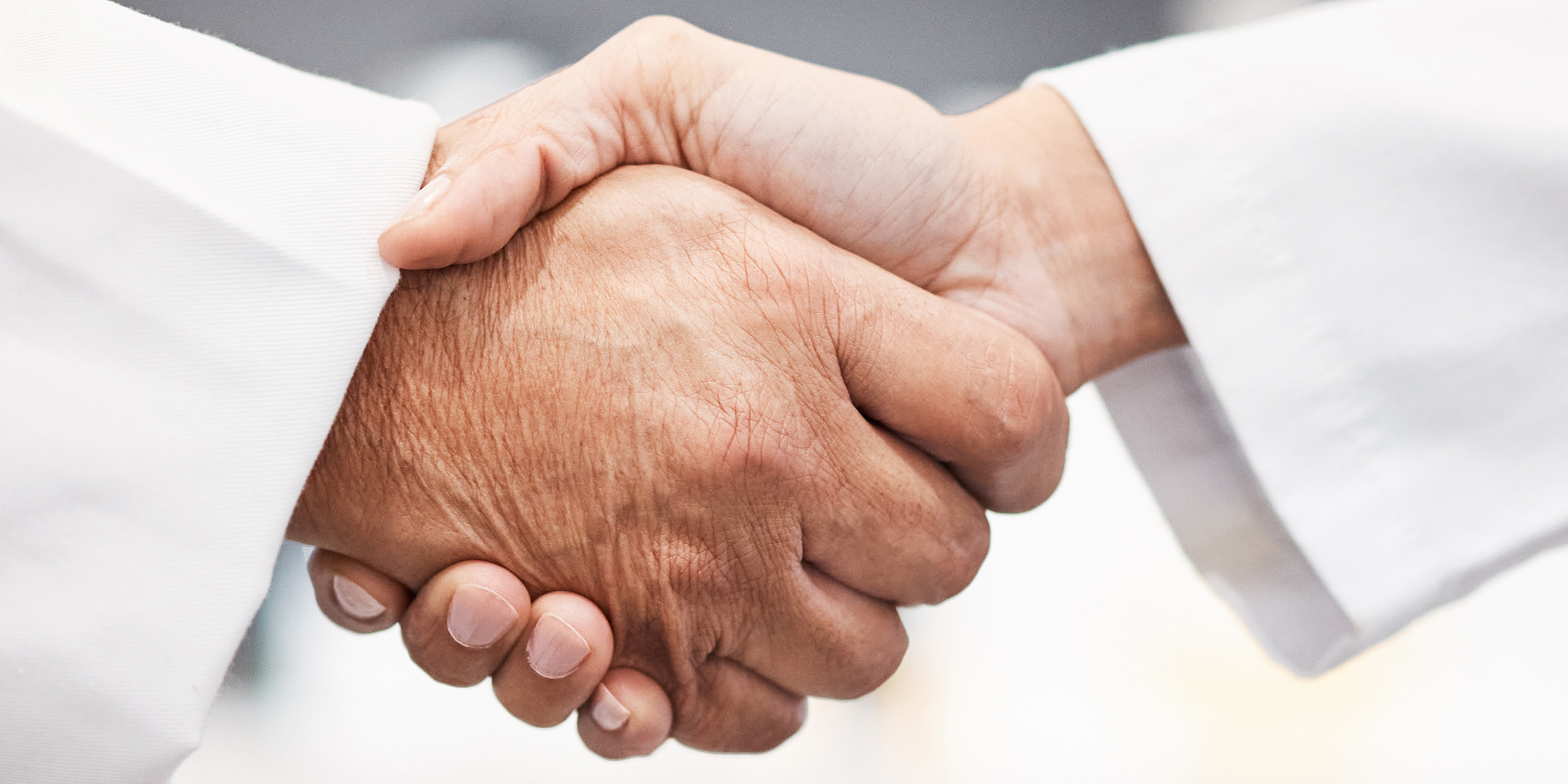 Handschlag und Partnerschaft im Gesundheitswesen