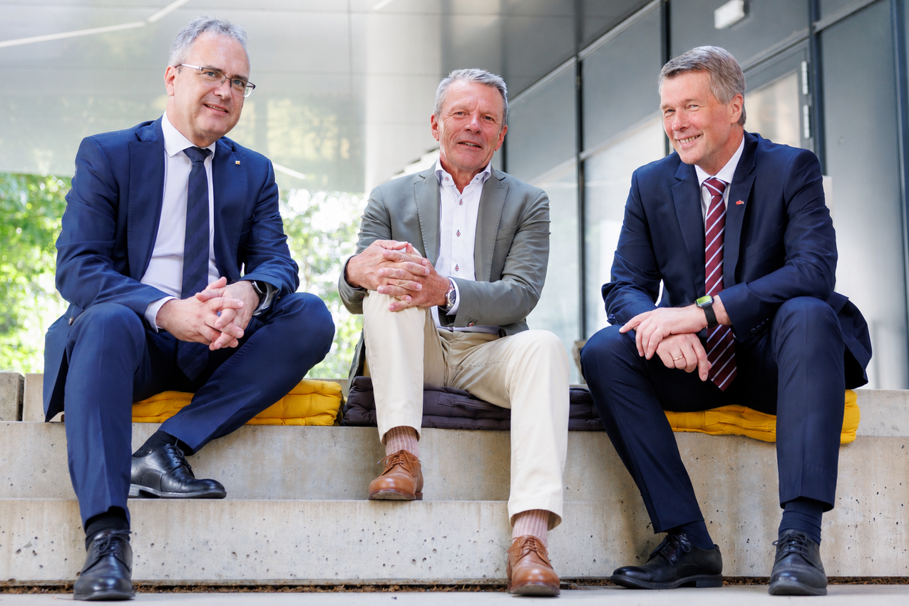 Im Bild von links: Rektor Peter Riedler (Uni Graz), Vizerektor Alexander Rosenkranz (Med Uni Graz) und Rektor Horst Bischof (TU Graz)