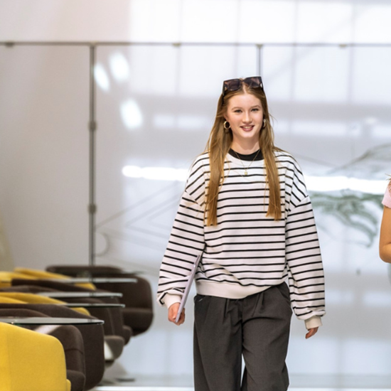 Studierende in der Universitätsbibliothek