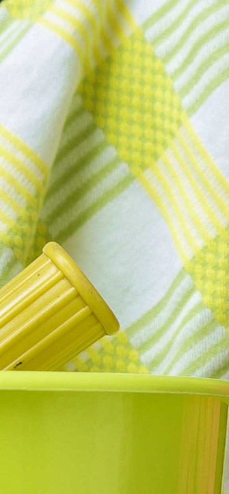 Putzutensilien - AdobeStock/megakunstfoto