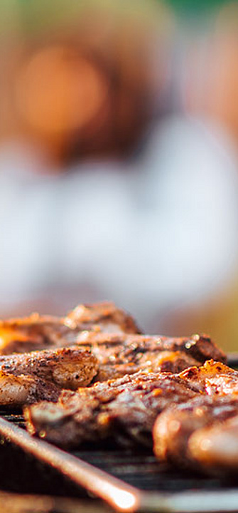 Grillen - AdobeStock/bnenin