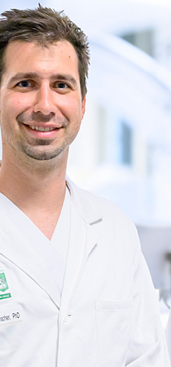 Martin Manninger-Wünscher und Daniel Scherr untersuchen ein Screeningtool für Vorhofflimmern