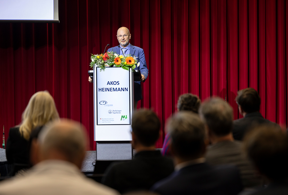 Vizerektor Akos Heinemann