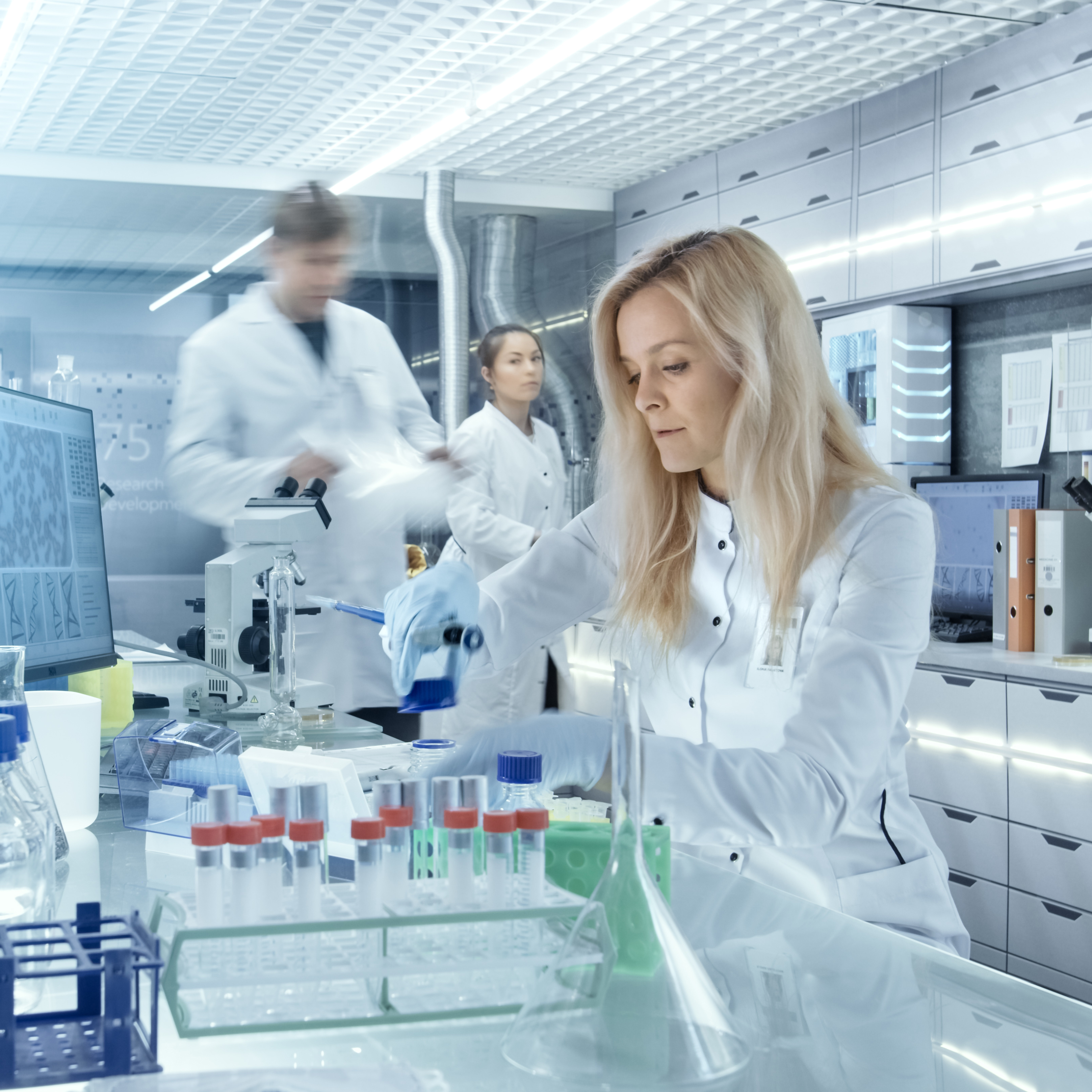 Forschende im Labor