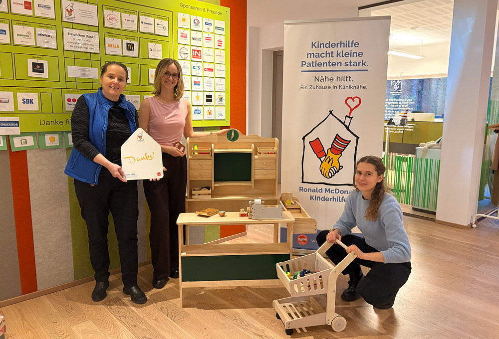 Das Ronald-McDonald-Kinderhaus freut sich über den neuen Holzkaufladen