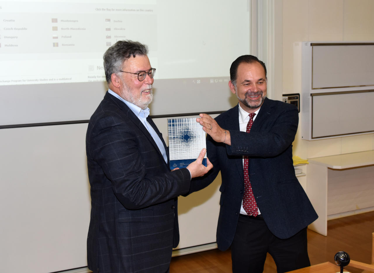 Erich Sorantin und Klinikvorstand Michael Fuchsjäger