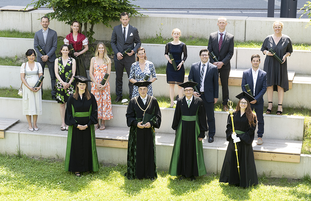 Habilitand*innen im ersten Durchgang