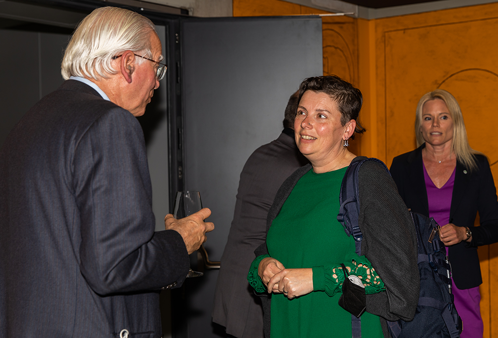 Wissenschaftlicher Austausch... 