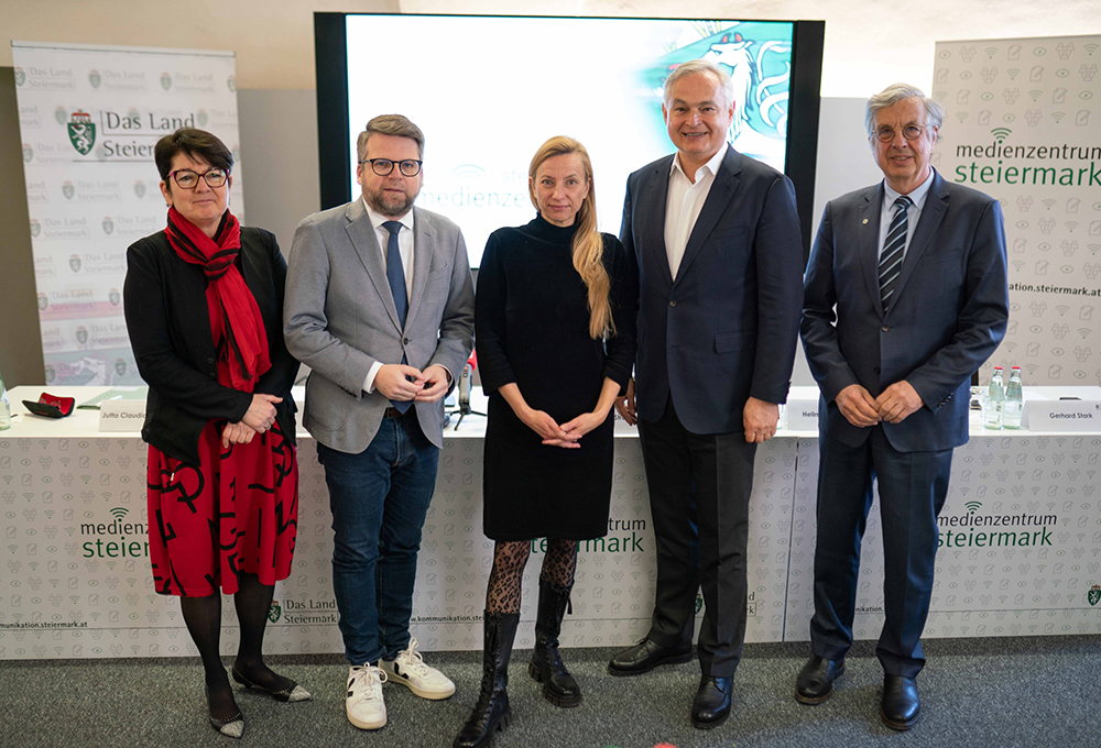 Hellmut Samonigg, Gerhard Stark, LR Juliane Bogner-Strauß, Hannes Schwarz und Ärzteservice-Leiterin Jutta Claudia Lipp-Sölkner (v.r.).