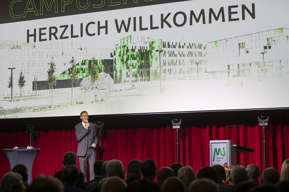 Oliver Zeisberger moderierte den Festakt