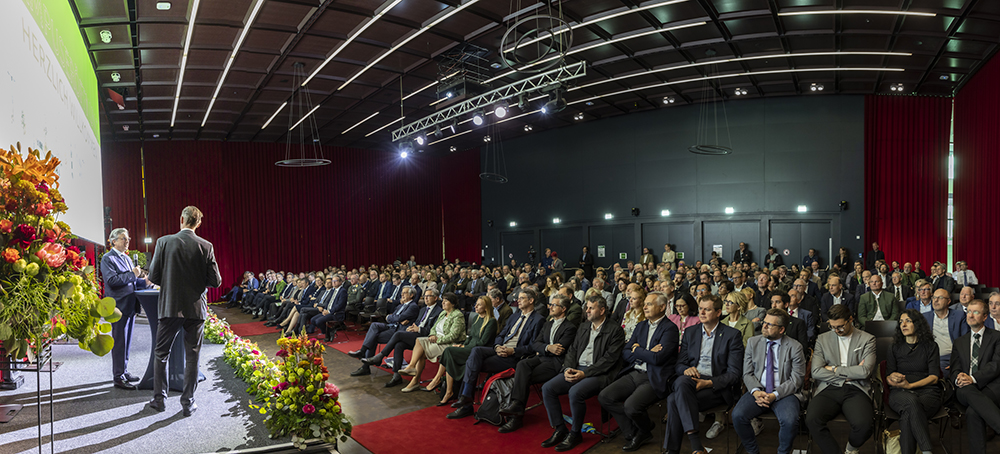 Zahlreiche Ehrengäste folgten der Einladung