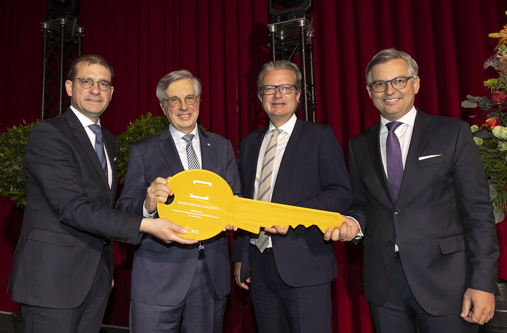 Schlüsselübergabe an die Med Uni Graz