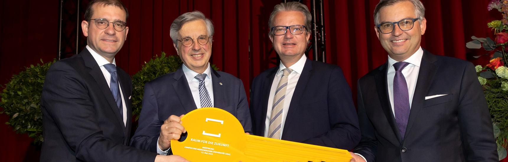 Schluesseluebergabe an die Med Uni Graz