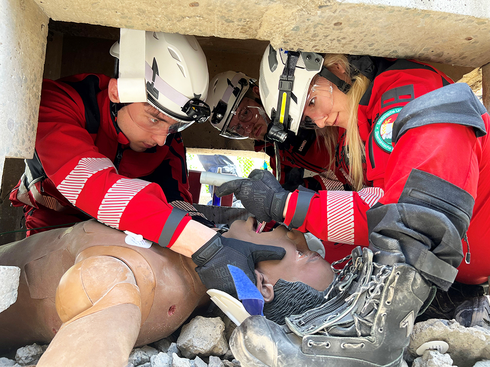 Am Trainingsgelände der New Yorker Feuerwehr © KAGes