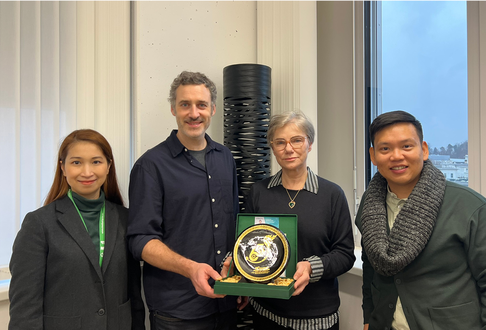 Rector Andrea Kurz with a delegation from Chiang Mai University.