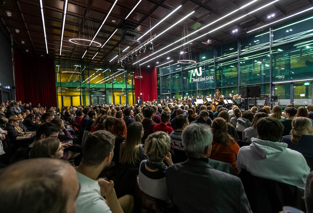 Kein freier Platz in der Aula