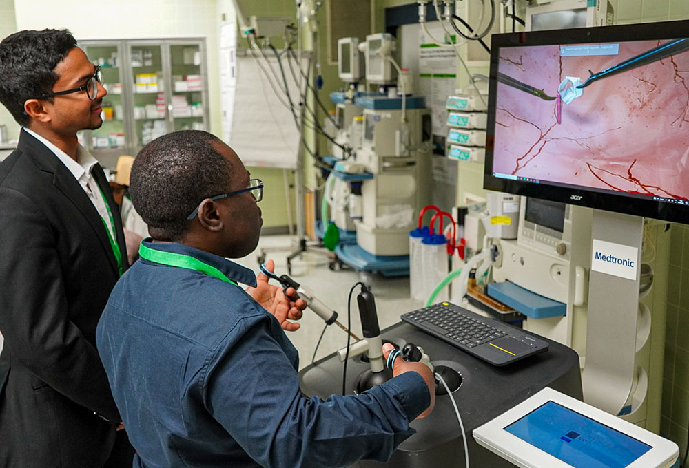 Interessierte konnten an verschiedenen Geräten üben.