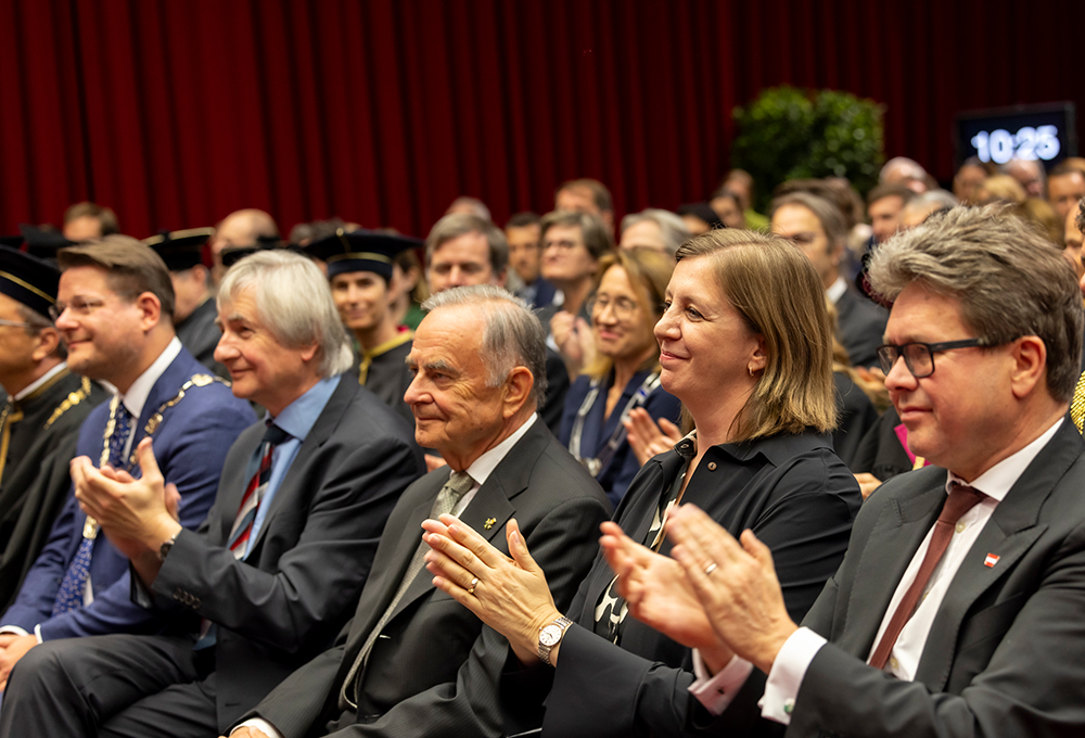Wissenschaftsminister Martin Polaschek, Landesrätin Barbara Eibinger-Miedl und weitere Ehrengäste