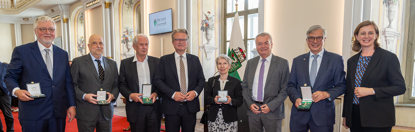 Ehrenzeichen für Hellmut Samonigg - Foto Frankl