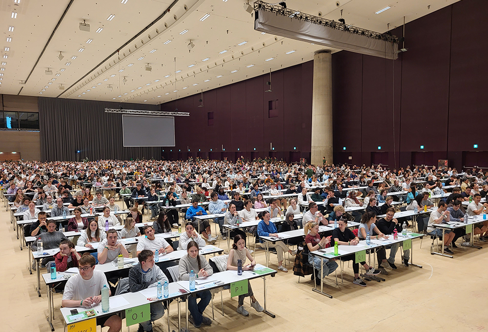 Studienwerber*innen in der Grazer Stadthalle