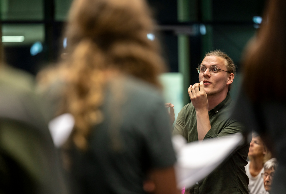 Voller Einsatz auch beim Chorleiter