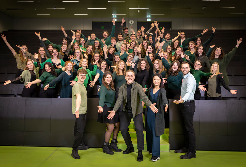 Die Sänger*innen des Chores