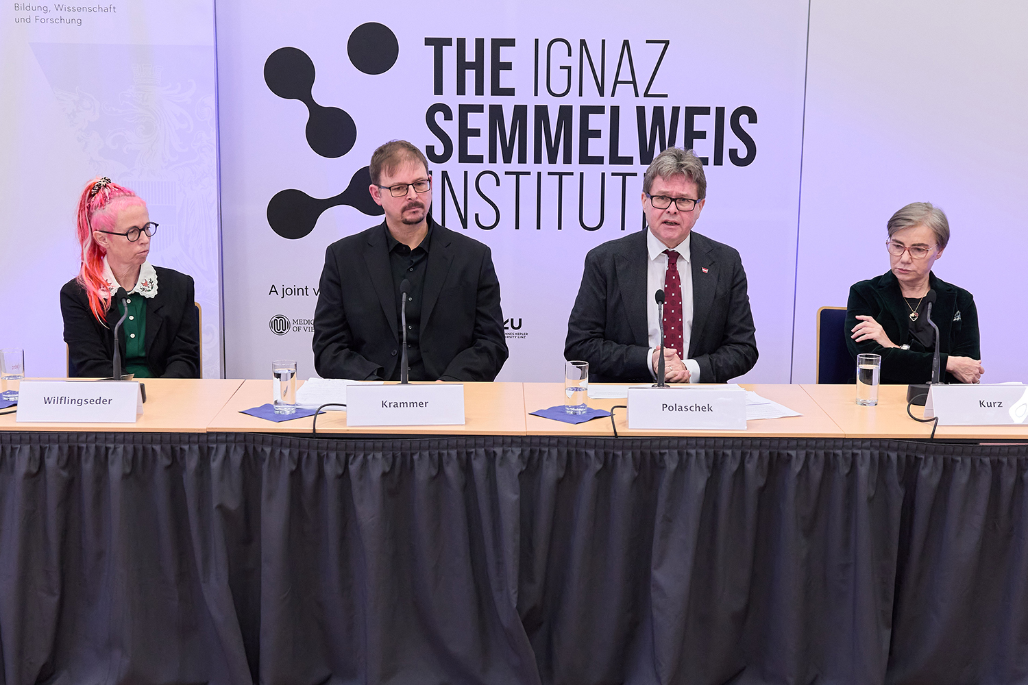 Pressekonferenz und Kick-Off