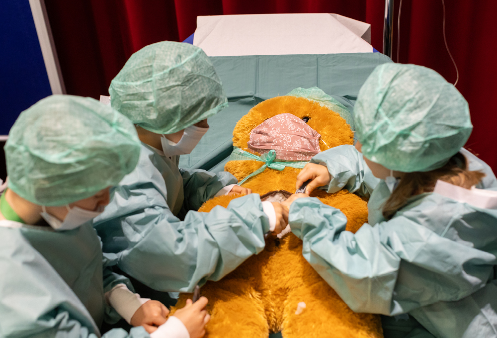 Alle Kuscheltiere werden fachgerecht verarztet