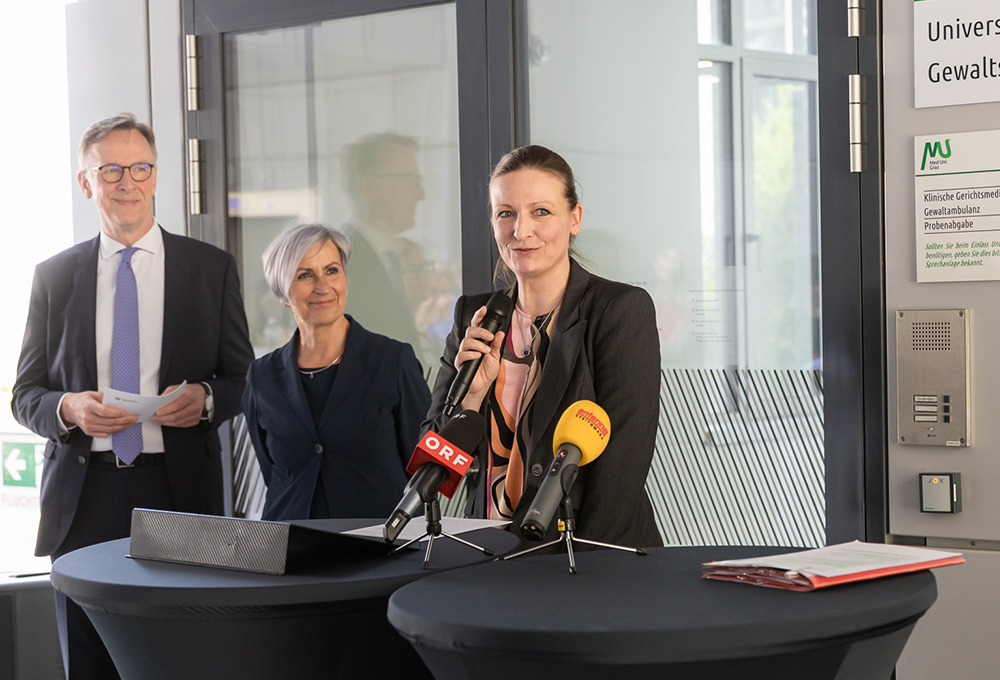 Sarah Heinze gibt Einblicke in der Arbeit der Gewaltambulanz. Credit: Med Uni graz/Wittmann