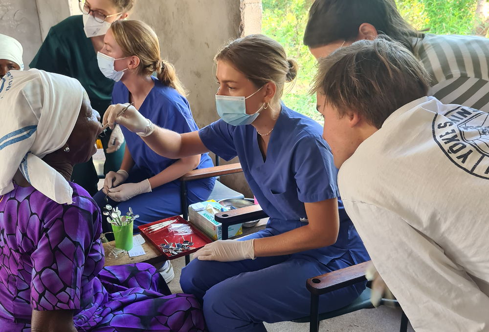 Behandlung im Krankenhaus in Liuli