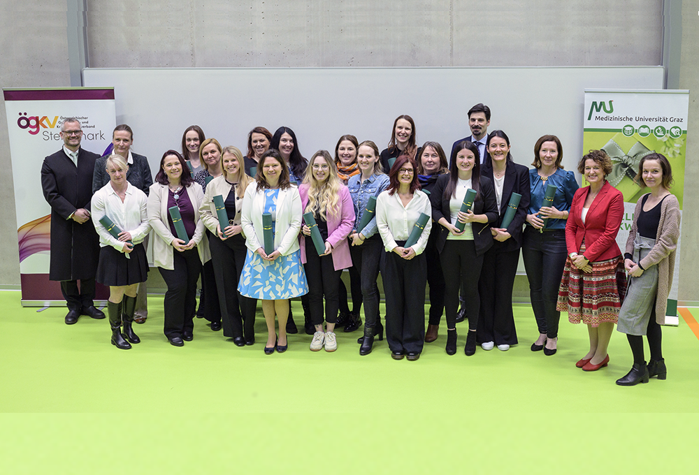 Feierliche Verleihung der Abschlusszeugnisse.