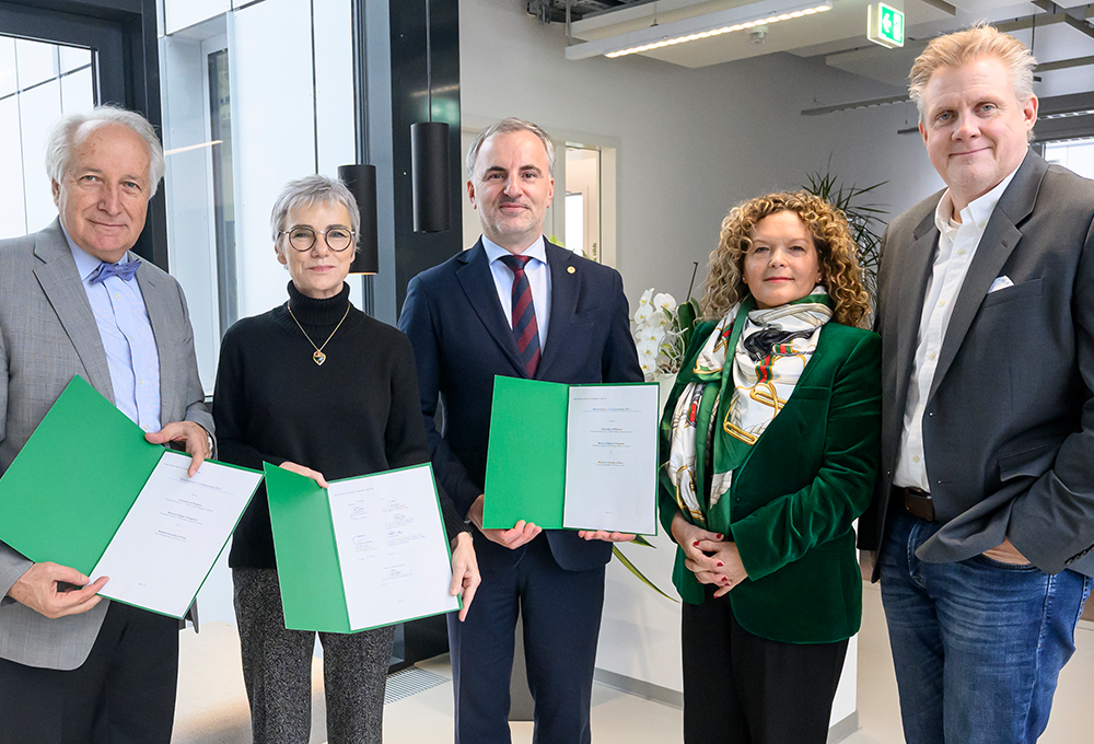 v.l.n.r.: Rifat Latifi, Andrea Kurz, Arben Hajrullahu, Lumnije Kqiku-Biblekaj und Lars-Peter Kamolz. Credit: Med Uni Graz/Wiesner